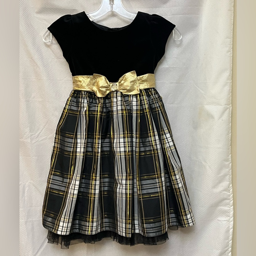 Girls Black and Gold Plaid Taffeta type Dress with Bow Holiday Dress  size 6